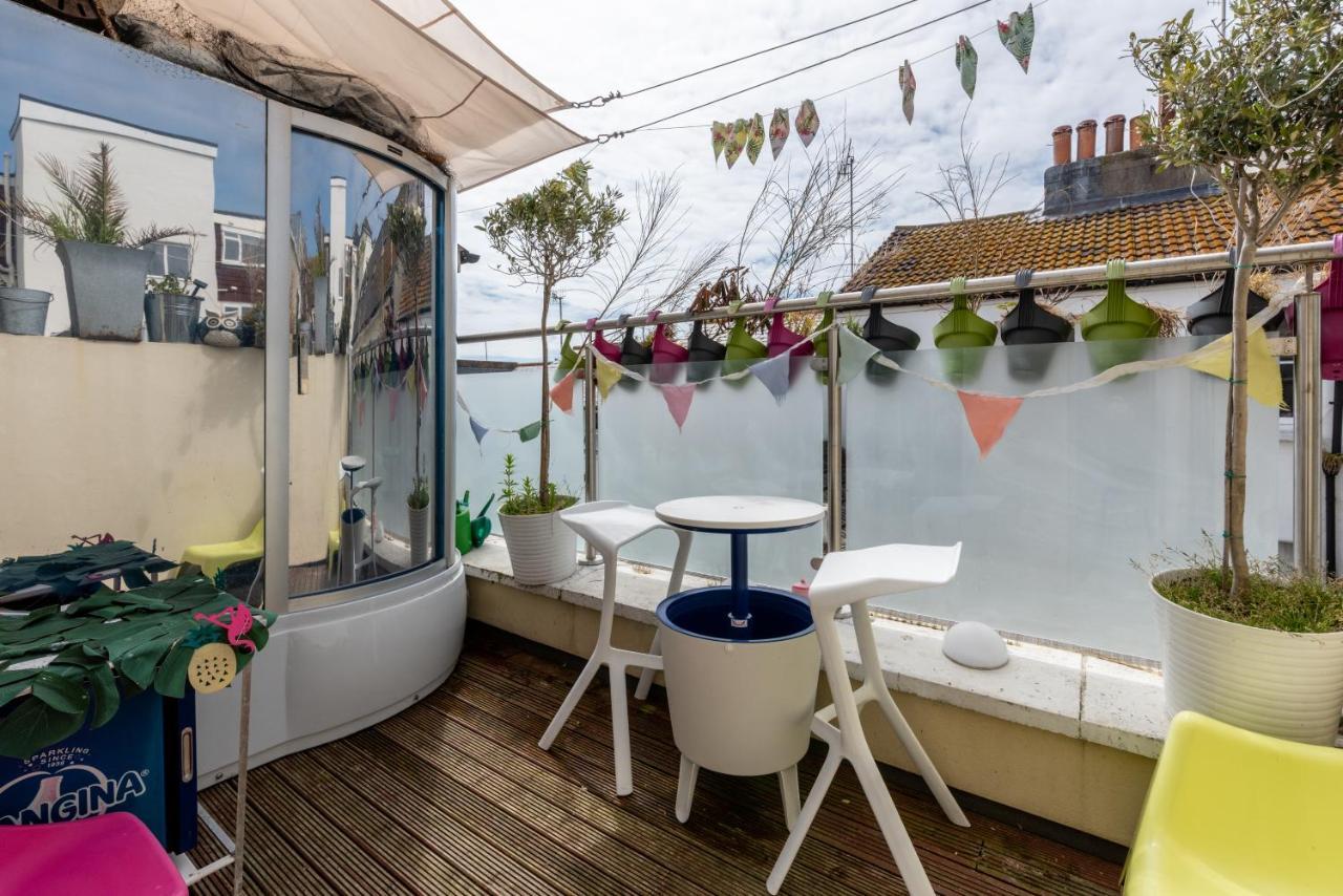 Little Brighton Beach Apartments - Also Separate Spa Cabin And Watersports 外观 照片